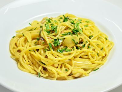 Fokhagymás spagetti (Aglio e olio)